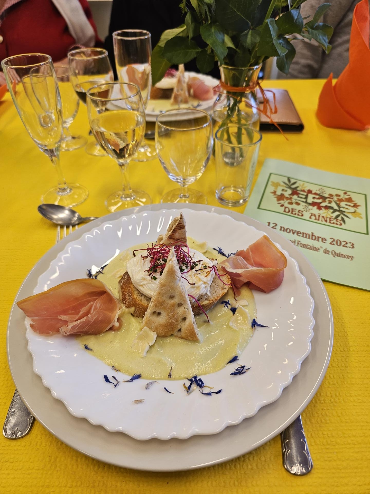 Entree repas des anciens